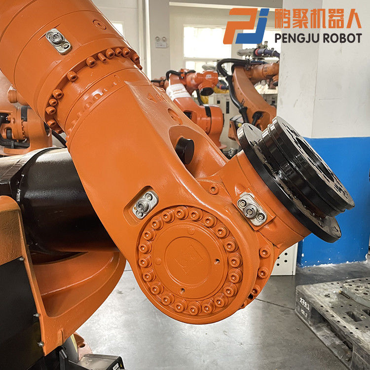 2700 мм Доступ KUKA KR210 Используемые роботы KUKA 6-осевой для точной резьбы Эффективная шлифовка и безупречная палетная обработка