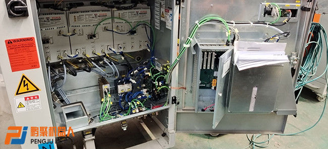 Реконструированный Кука KR210 Система роботизированной руки C4 2700 мм Достижение 1066 кг AC380V