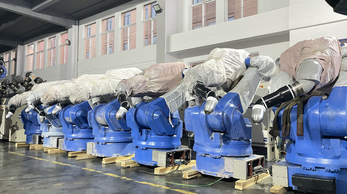 Используемая рука робота 6 осей Yaskawa EPX2900 полностью автоматическая распыляя с взрывозащищенным прибором