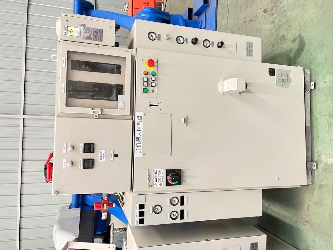 Используемая рука робота 6 осей Yaskawa EPX2900 полностью автоматическая распыляя с взрывозащищенным прибором