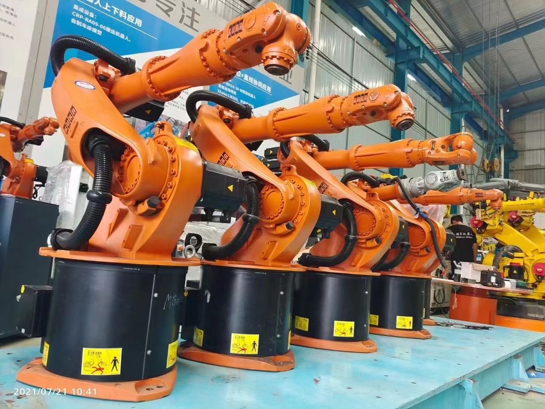 Роботы KUKA доступны с потолочной установкой полезной нагрузки 16 кг Повторяемость ±0,1 мм Робот KR16L6