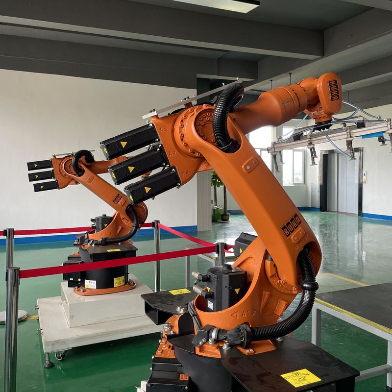 Робот для сварки арки Kr16 с массой робота 235 кг и контроллером XP Waterjet Automation Meat Processing ArcWorld serie