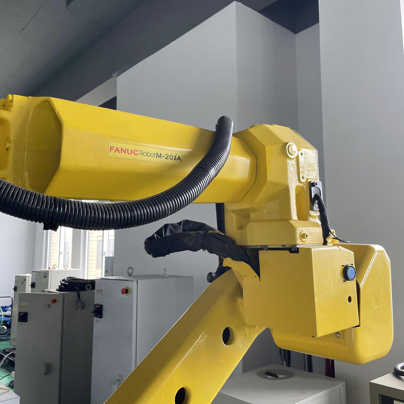 FANUC M-20iA Роботы с контроллером R30iB Роботы для формования впрыском, роботы для распределения, роботы для резки стекловолокна