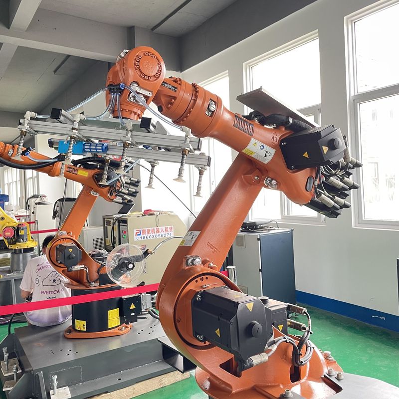 Полезная нагрузка KUKA Kr16 Сварный робот с контроллером XP 1611 мм Reach Fronius Сварный источник обработки сборки режущая нагрузка