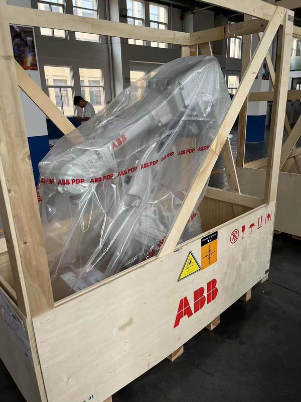 Новый АББ IRB 6700-300/2.70, 300 кг нагрузки, 2700 мм, арковая сварка, сборка, загрузка и разгрузка деталей, образование