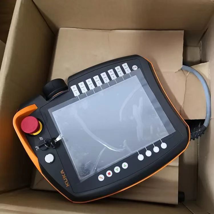 НОВАЯ КУКА KR210 R2700, KRC4, 210 кг груза,Достижение 2700 мм, Палетизация, Монтаж, Погрузка и разгрузка деталей, Образование