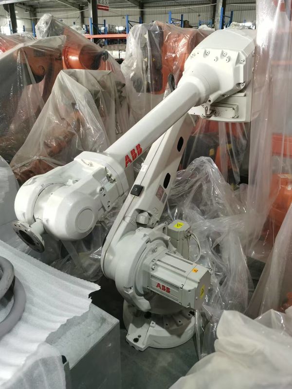 Используемые роботы ABB 6 оси Роботизированная рука IRB 4600-40/2.55 с охватом 2550 мм и емкостью полезной нагрузки 40 кг для сварки, сборки, резки, распределения и обработки машин