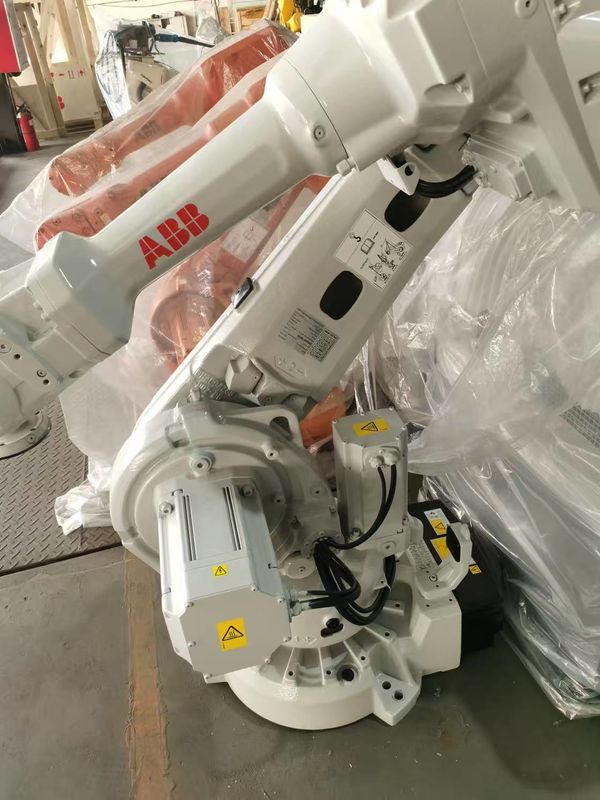IRB 4600-60/2.05 IRC5 Контроллер Используемые роботы ABB 6 оси Роботизированная рука 2050 мм Диапазон высоко надежен и эффективен