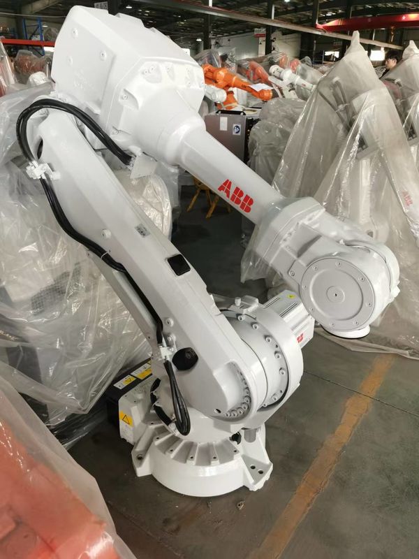 ABB IRB 4600    60 Роботы для резки стекловолокна с диапазоном действия 2050 мм и режимом механического привода