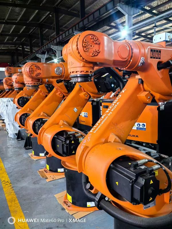 Контроллер KRC4 включен Использованные роботы KUKA KR60-3 60 кг полезная нагрузка 2033 мм Достижение для погрузки обработки резки и сборки