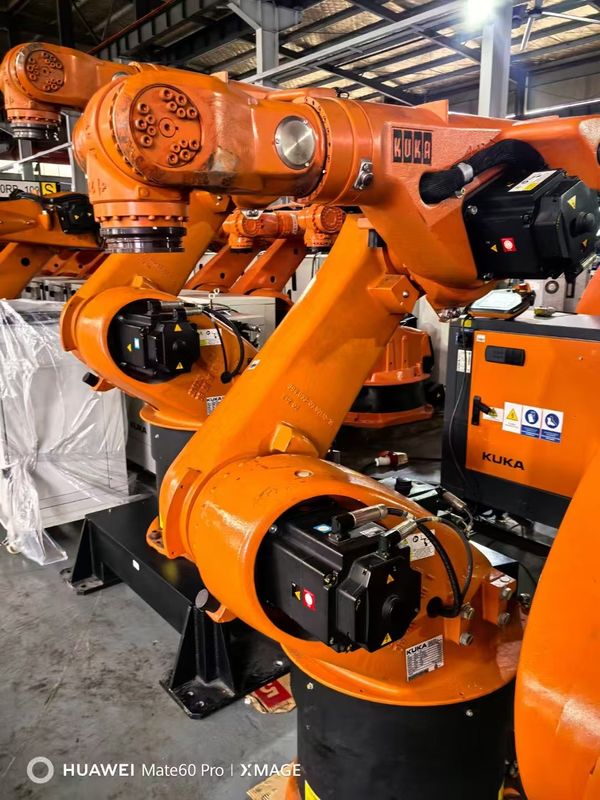 2033 мм достижения KUKA KR60-3 60 кг полезной нагрузки использованные роботы KUKA для обработки и сбора материалов