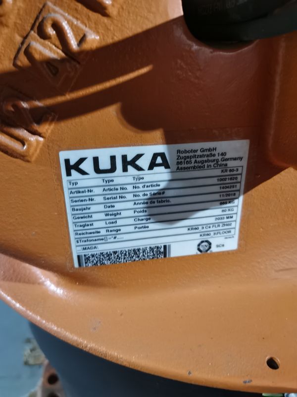 2033 мм достижения KUKA KR60-3 60 кг полезной нагрузки использованные роботы KUKA для обработки и сбора материалов