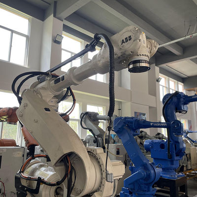Используемый шлифовальный станок ABB6640-130 3,2 робота промышленного края ABB деревянного филируя