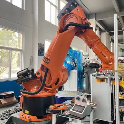 Рука робота оси KR360 6   Немецкое используемое KUKA выдвинуло промышленную робототехнику