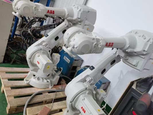 ABB IRB 4600    60 Роботы для резки стекловолокна с диапазоном действия 2050 мм и режимом механического привода